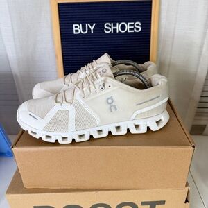 ON Cloud 5 Running Shoes Trainers Womens Size 10 White (Bin2/5/26*)